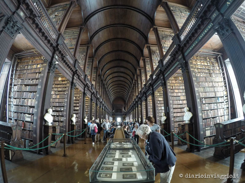 Long room, Trinity College, Dublino