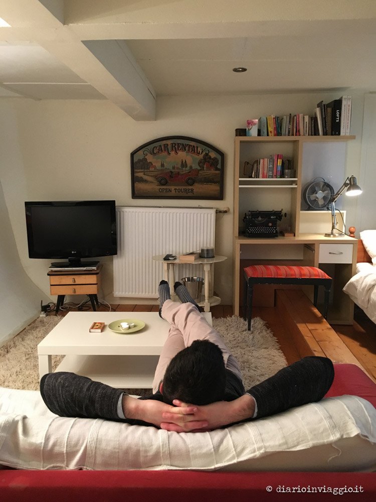 dormire in houseboat ad amsterdam
